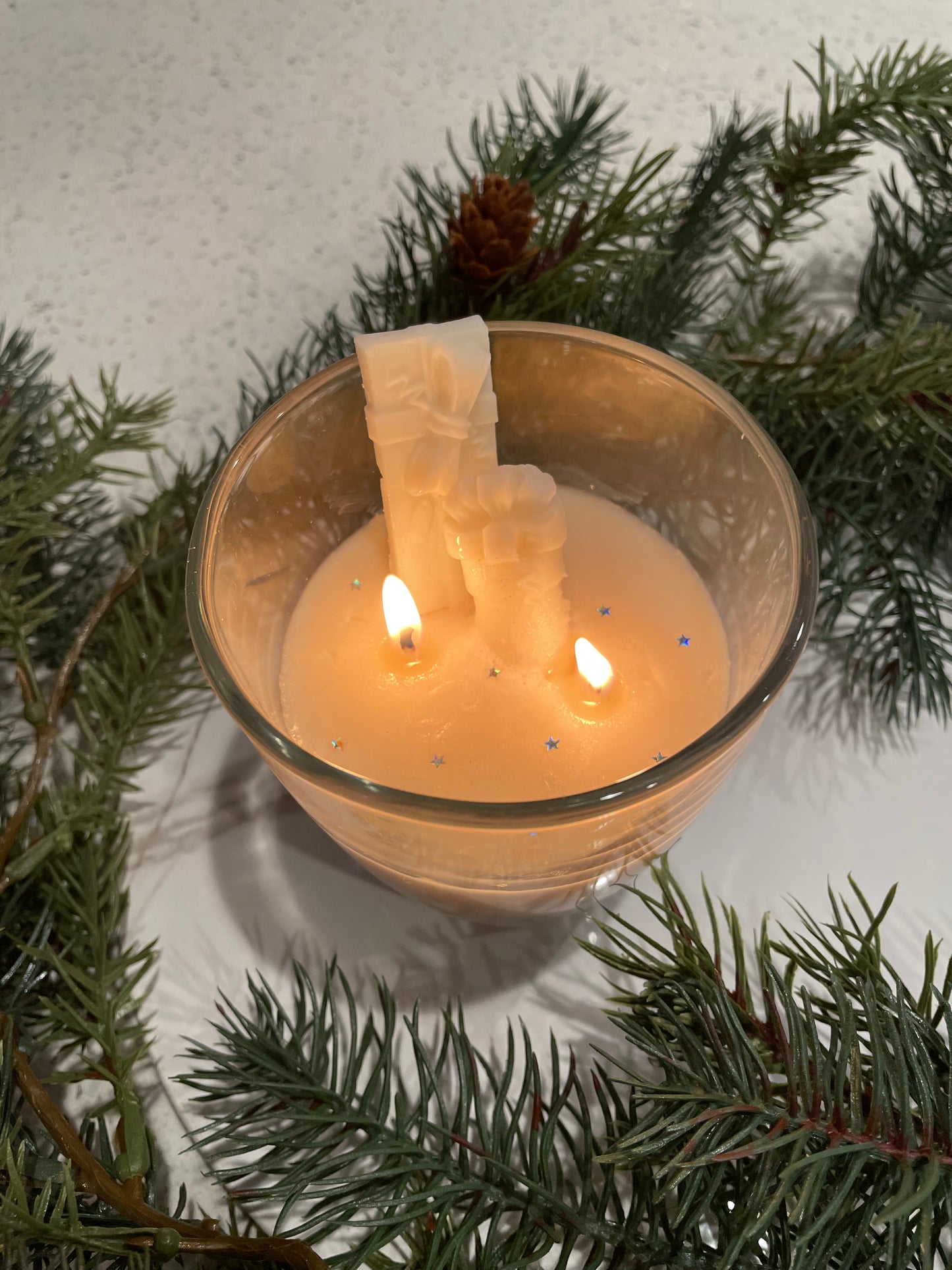 christmas candle with gifts embeds, all candle not for consumption